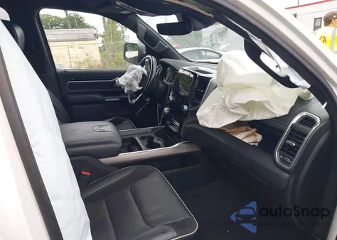 2022 Ram 1500 Laramie 4X4 5'7 Box z USA, uszkodzony, nr VIN 1C6SRFJT5NN171001